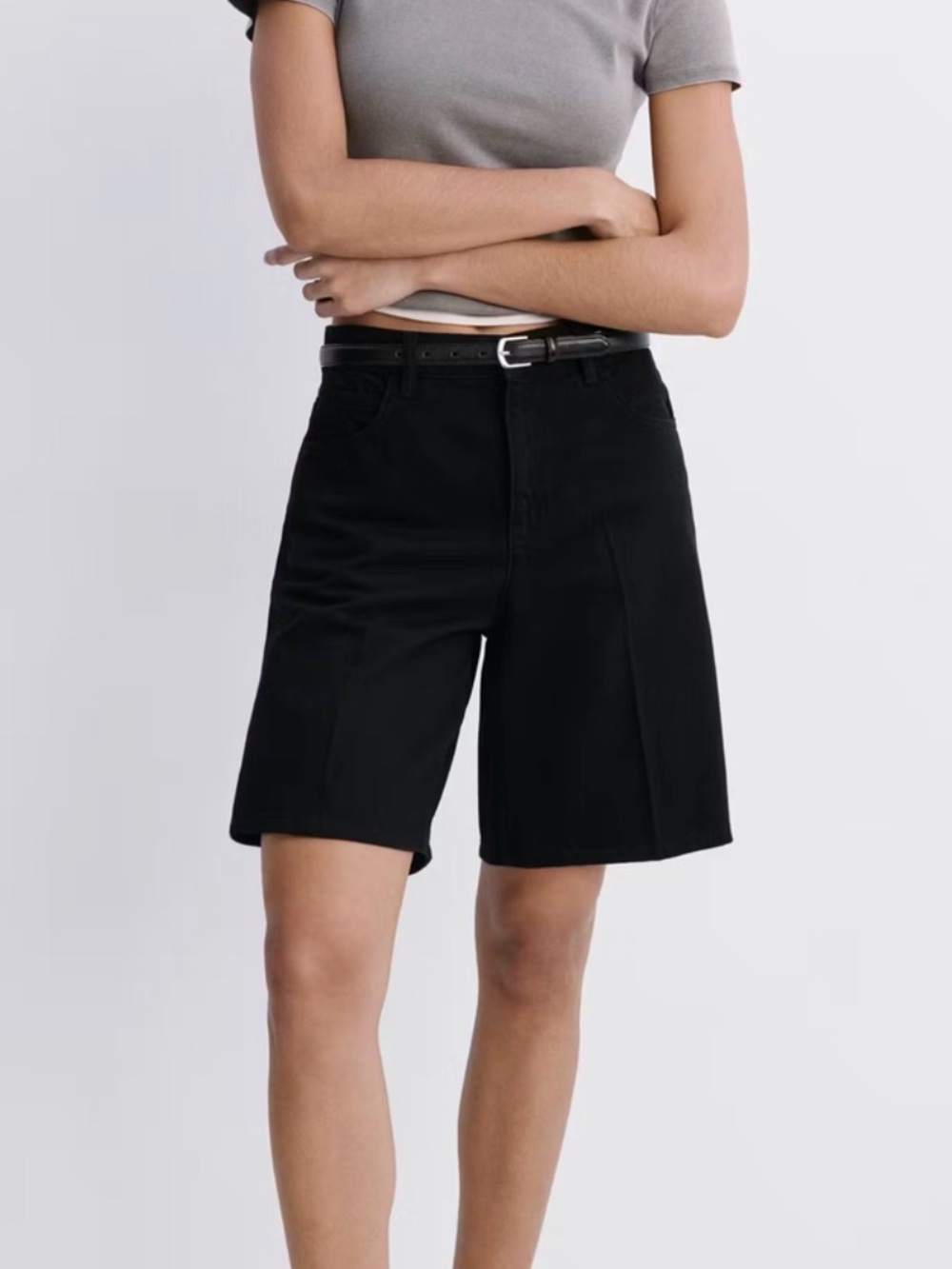 Mango High-Waist Straight-Fit Denim Shorts in Black Camilla Wash